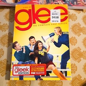 GLEE⚜️ The Complete 1st Season ⚜️ 6-Disc Set⚜️The GLEEK EDITION ⚜️